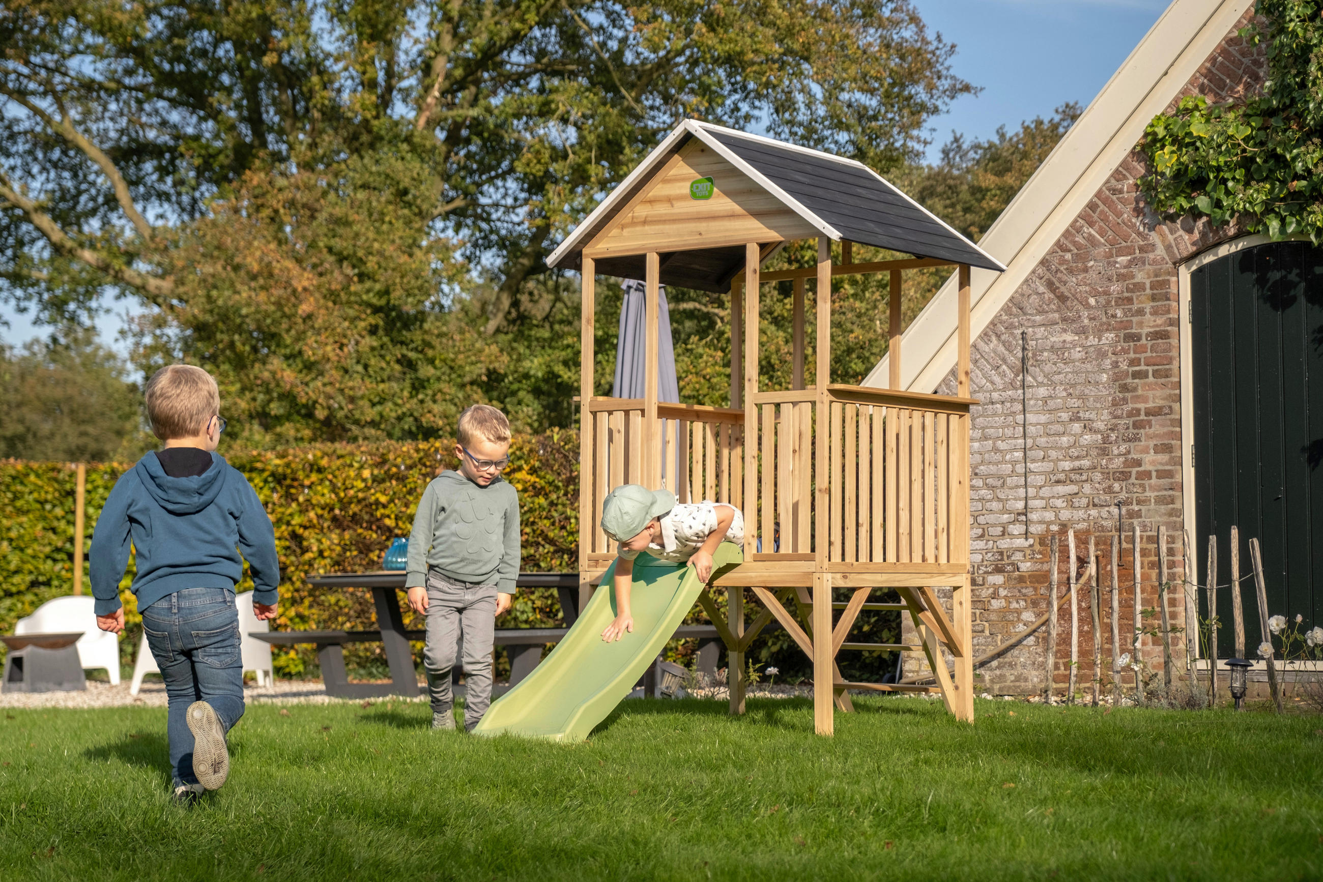 SPIELHAUS  - Naturfarben/Grün, KONVENTIONELL, Holz/Kunststoff (226/120/203cm) - EXIT Toys