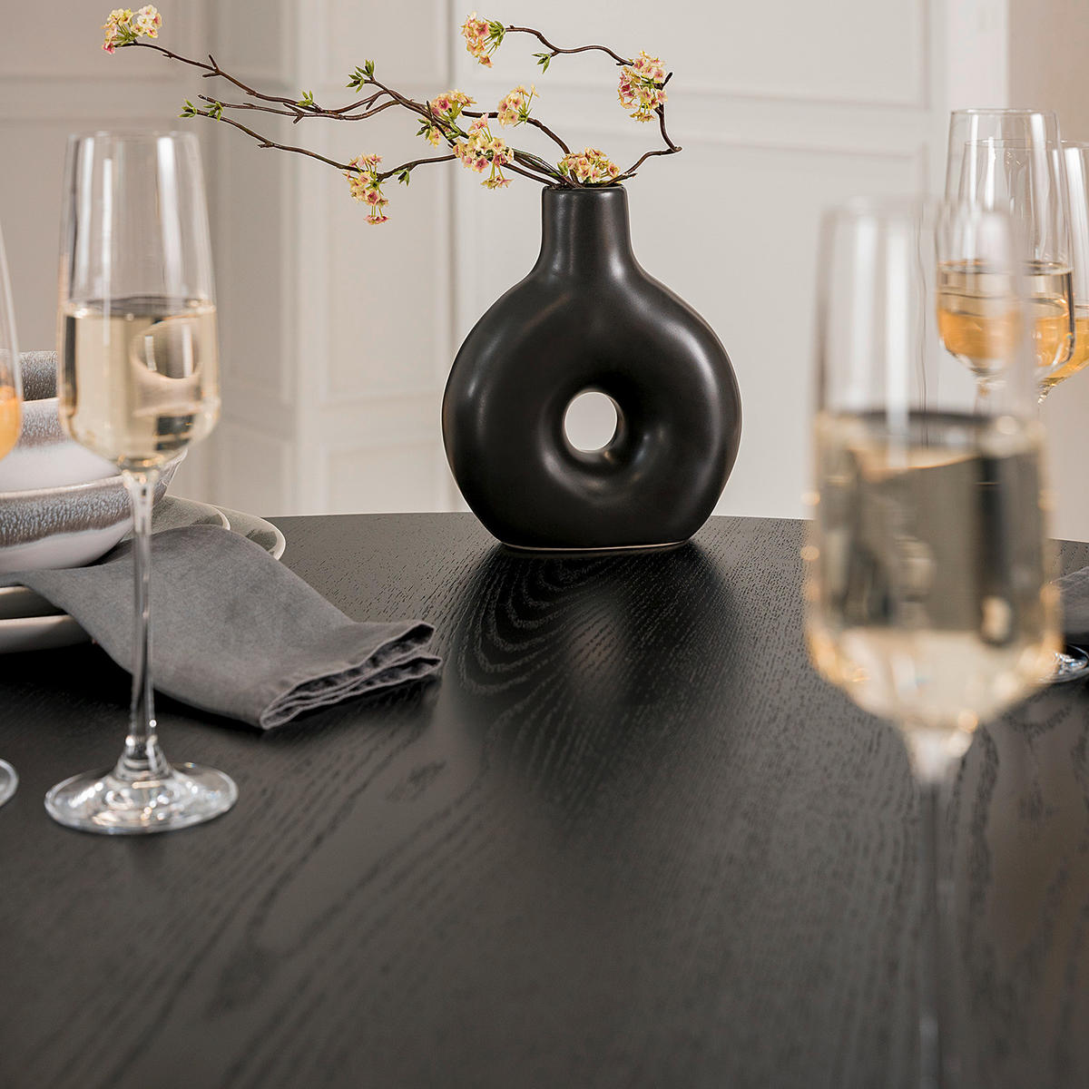 MATBORD i trä, trämaterial 140/140/75 cm   - svart, Modern, trämaterial/trä (140/140/75cm) - home24