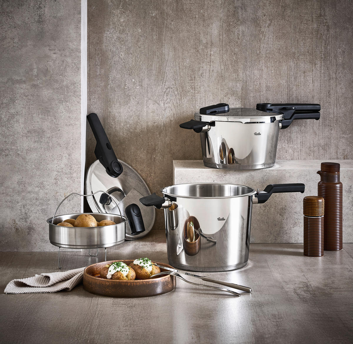 EKSPRES LONAC  4.5 l  VITAQUICK® GLOSSY  - srebrne boje, Basics, metal (22cm) - Fissler