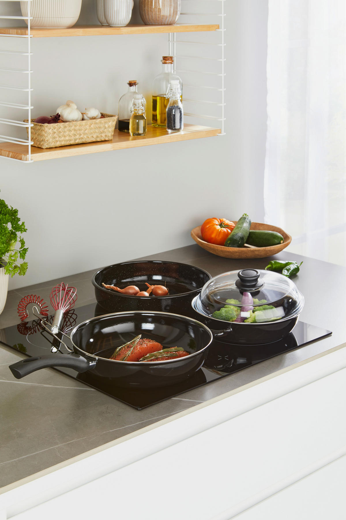 PONEV Profi emajl  - črna, Basics, kovina (30/30cm) - Riess