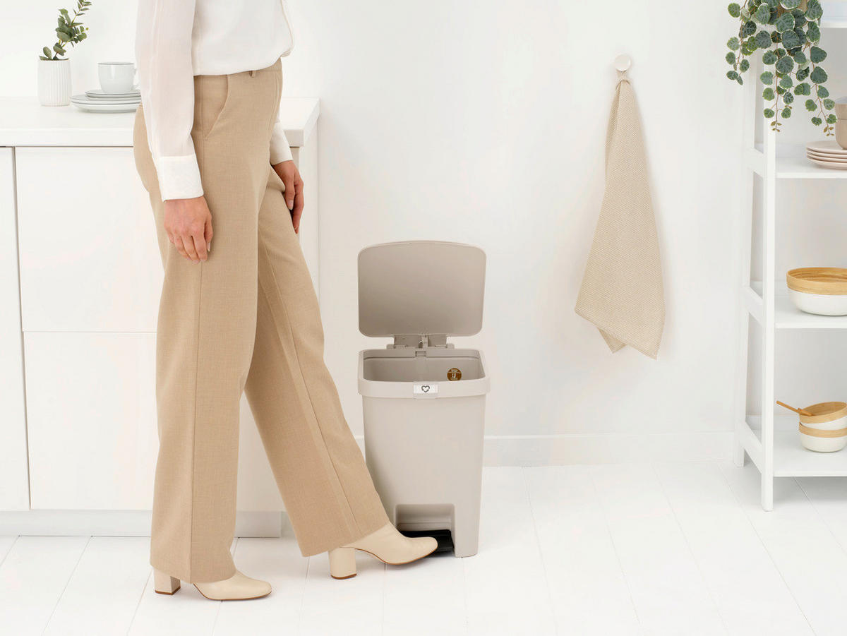 KANTA ZA SMEĆE  25 l   - bež, Osnovno, plastika (28/40.9/35.2cm) - Brabantia