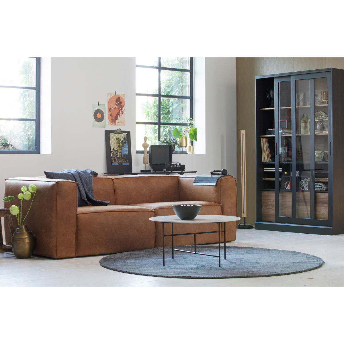 VITRINE in massiv Kiefer Schwarz, Walnussfarben  - Nussbaumfarben/Walnussfarben, Design, Glas/Holz (125/200/57cm) - Livetastic