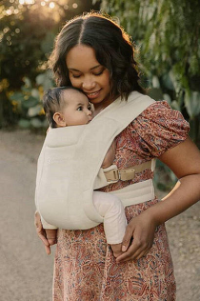BABYTRAGE Embrace  - Creme, Basics, Textil (17,4/12,4/26,5cm) - Ergo Baby
