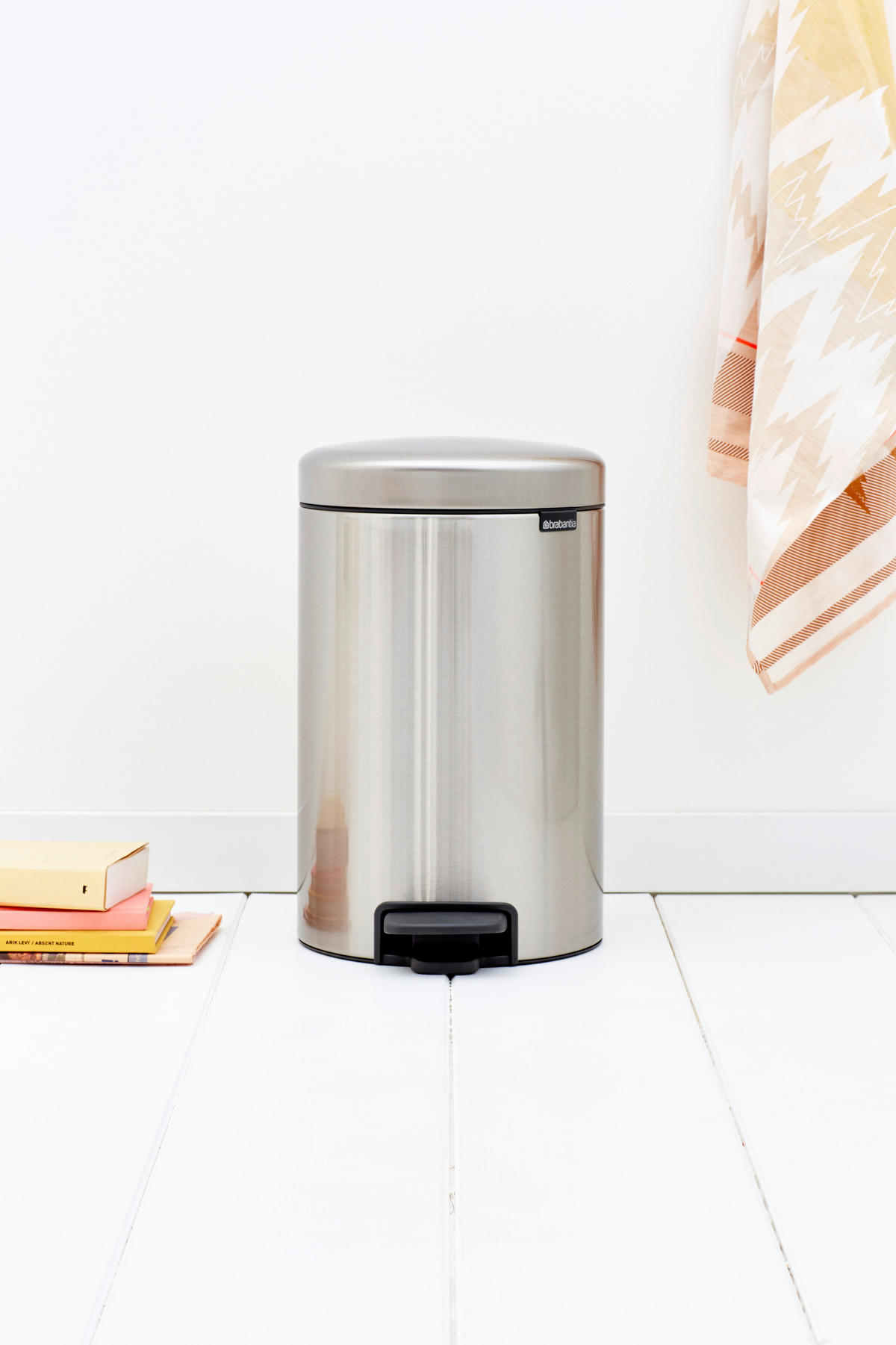 PEDÁLOS SZEMETES 12 l  - ezüst/fekete, Basics, műanyag/fém (12l) - Brabantia