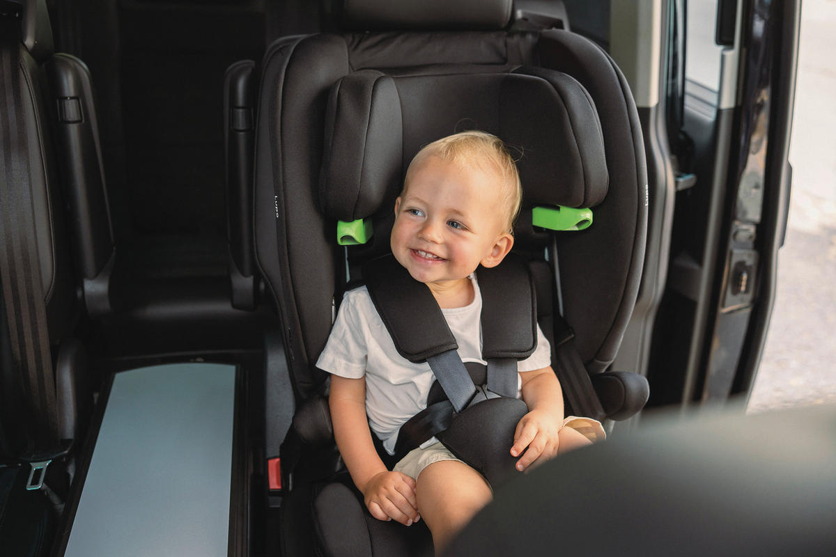 KINDERAUTOSITZ Lupo I-Size Black  - Schwarz, Basics, Kunststoff/Textil (44/62/48cm) - Osann