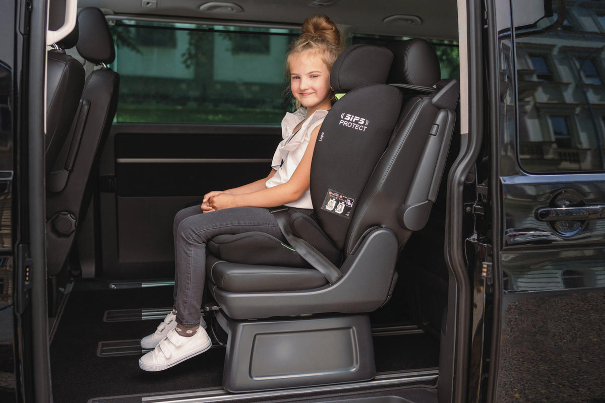 KINDERAUTOSITZ Lupo I-Size Black  - Schwarz, Basics, Kunststoff/Textil (44/62/48cm) - Osann