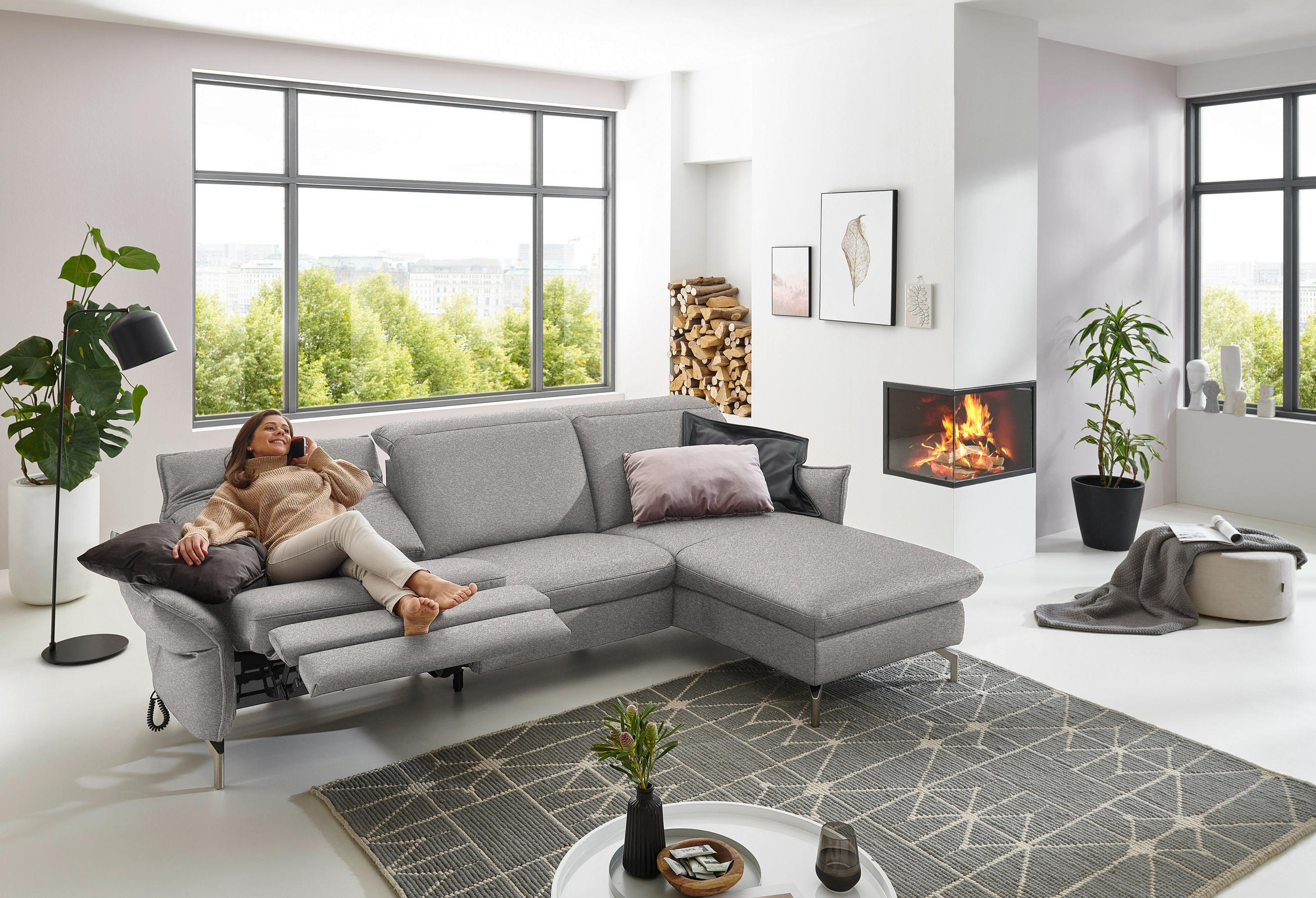 Thumbnail - Livetastic Ecksofa, Grau, Weiß, Textil, 4-Sitzer, Ottomane rechts, L-Form, 233x179 cm, Hocker erhältlich, motorische Rel...