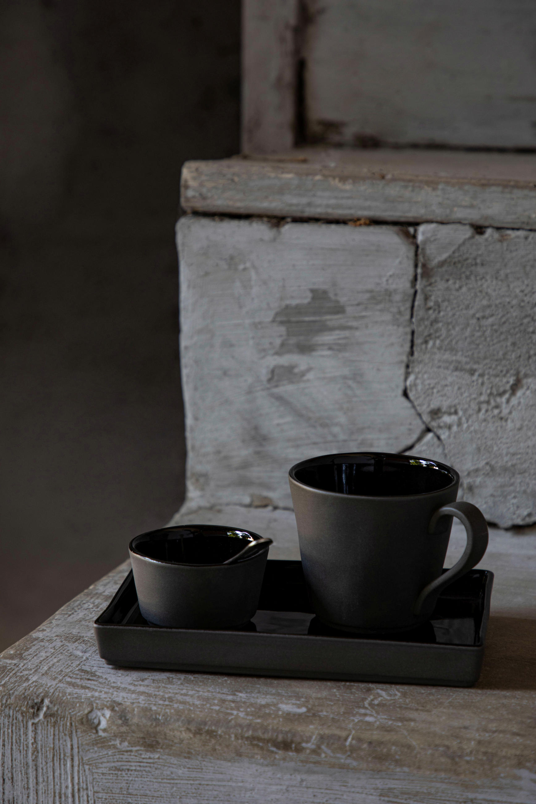 KAFFEETASSE MIT UNTERTASSE LAGOA ECOGRES  - Schwarz Hochglanz/Grau, Basics, Keramik (11/7,5/8cm) - Costa Nova