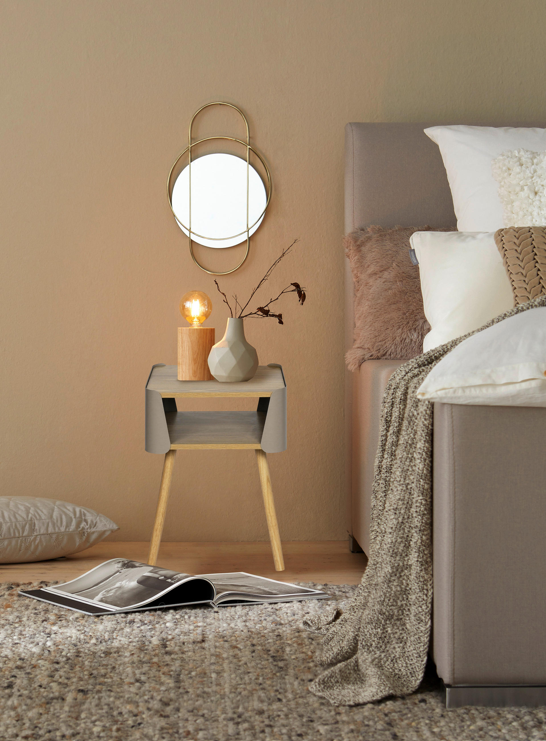 SÄNGBORD i massiv furu naturfärgad, beige  - beige/naturfärgad, Design, metall/trämaterial (40/54,5/39cm) - Xora