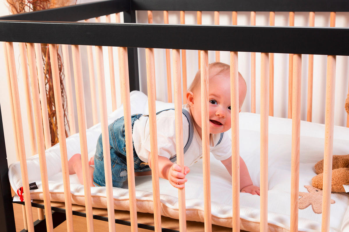 LAUFGITTER Playpen 97 2023  98/78/82 cm  - Schwarz/Naturfarben, KONVENTIONELL, Holz/Kunststoff (98/78/82cm) - Childhome