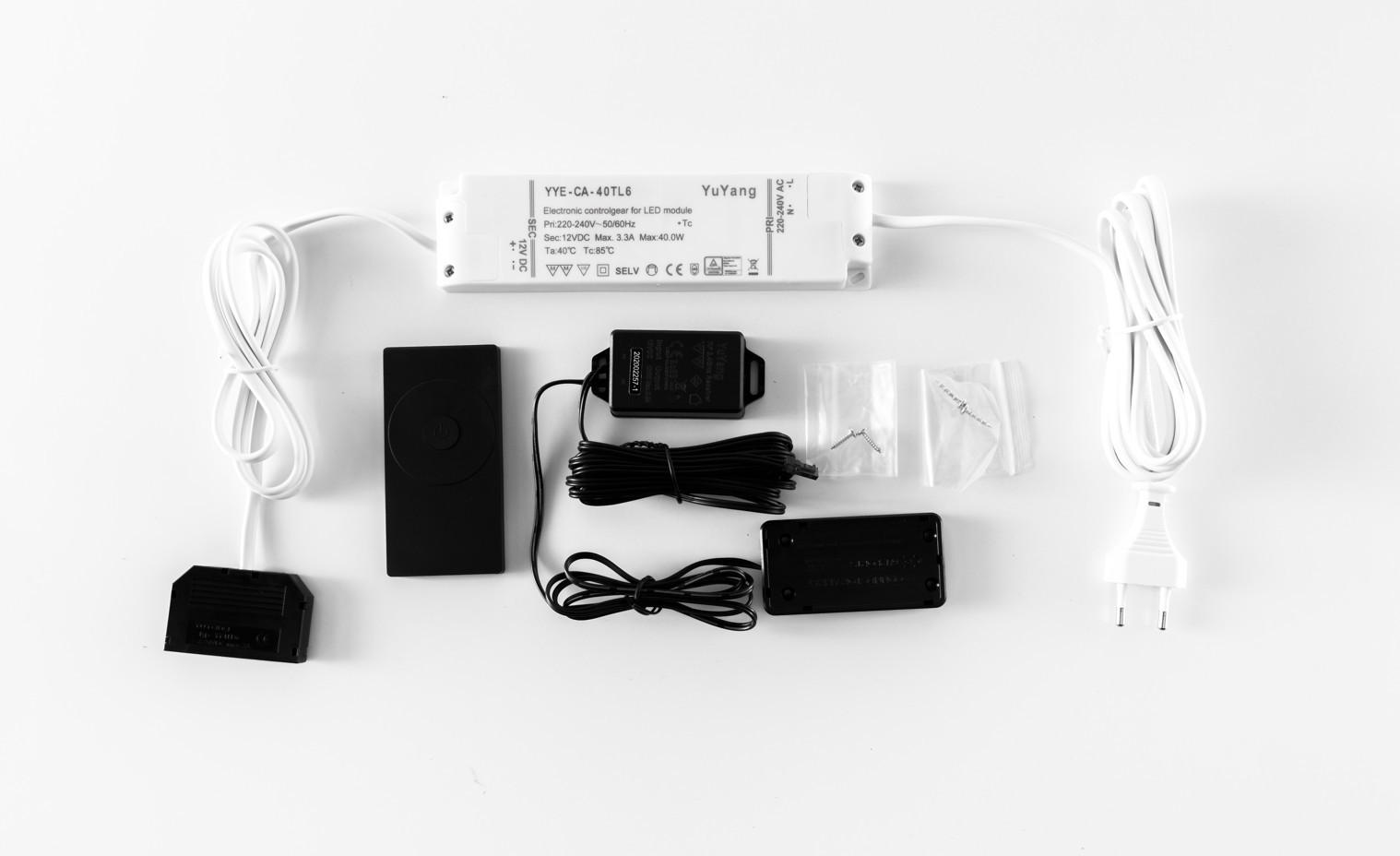 FERNBEDIENUNG - Weiss/Silberfarben, Design, Kunststoff/Metall (10/1/5cm) - Livetastic