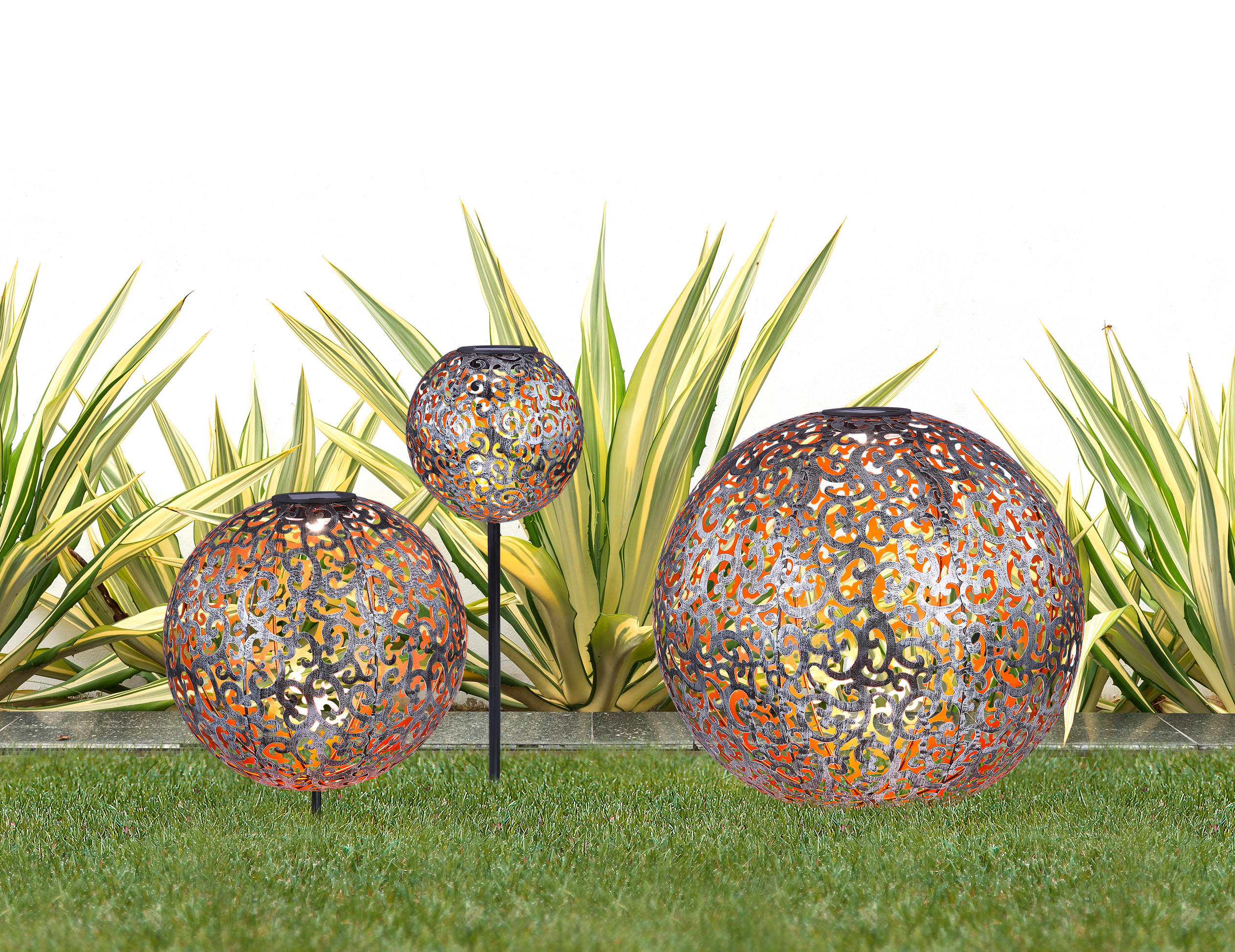 SVJETILJKA SOLARNA  - srebrne boje, Basics, metal (28,5/40cm) - Globo