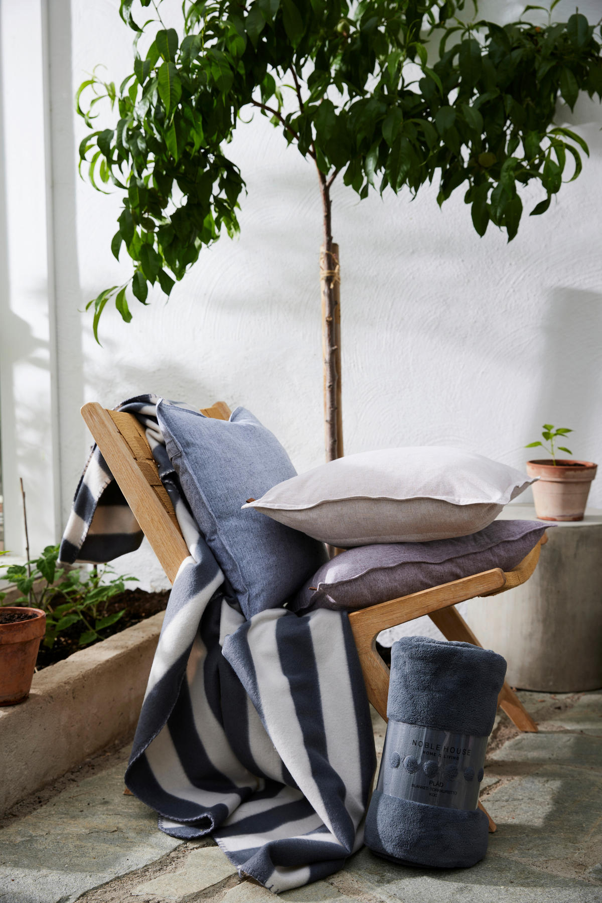 PRYDNADSKUDDE    - Basics (45/45/8cm)