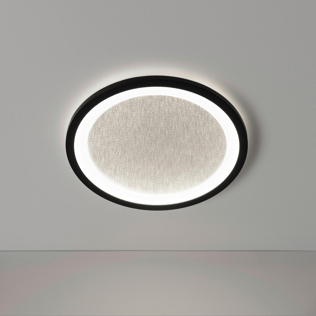 LED PLAFONJERA - bela/crna, Dizajnerski, plastika (29,5/2,5cm)