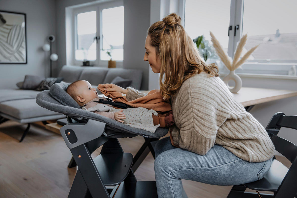 HOCHSTUHLLIEGE Alpha Bouncer Premium  - Hellgrau, Basics, Textil/Metall (66/51/49cm) - Hauck