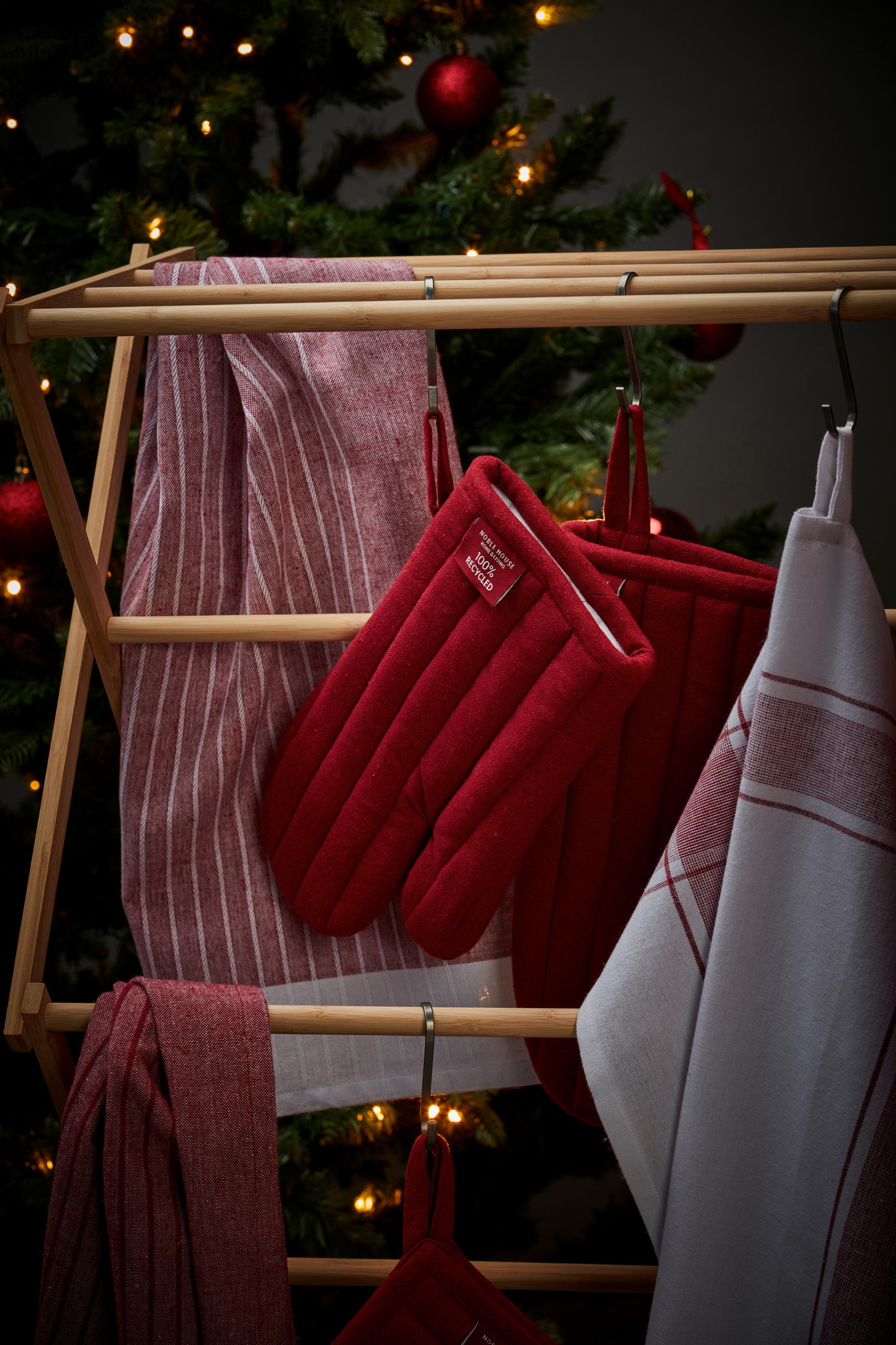 GRYTVANTE mörkröd  - mörkröd, Basics, textil (15/30cm)