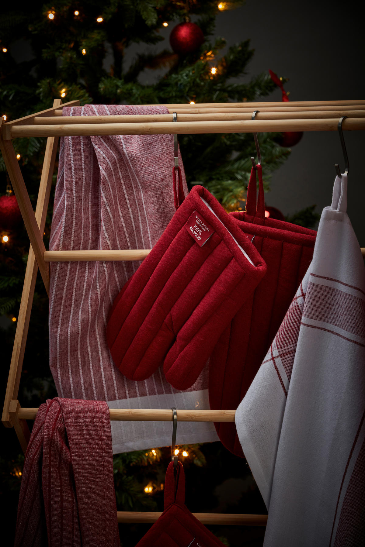 GRYTVANTE mörkröd  - mörkröd, Basics, textil (15/30cm)