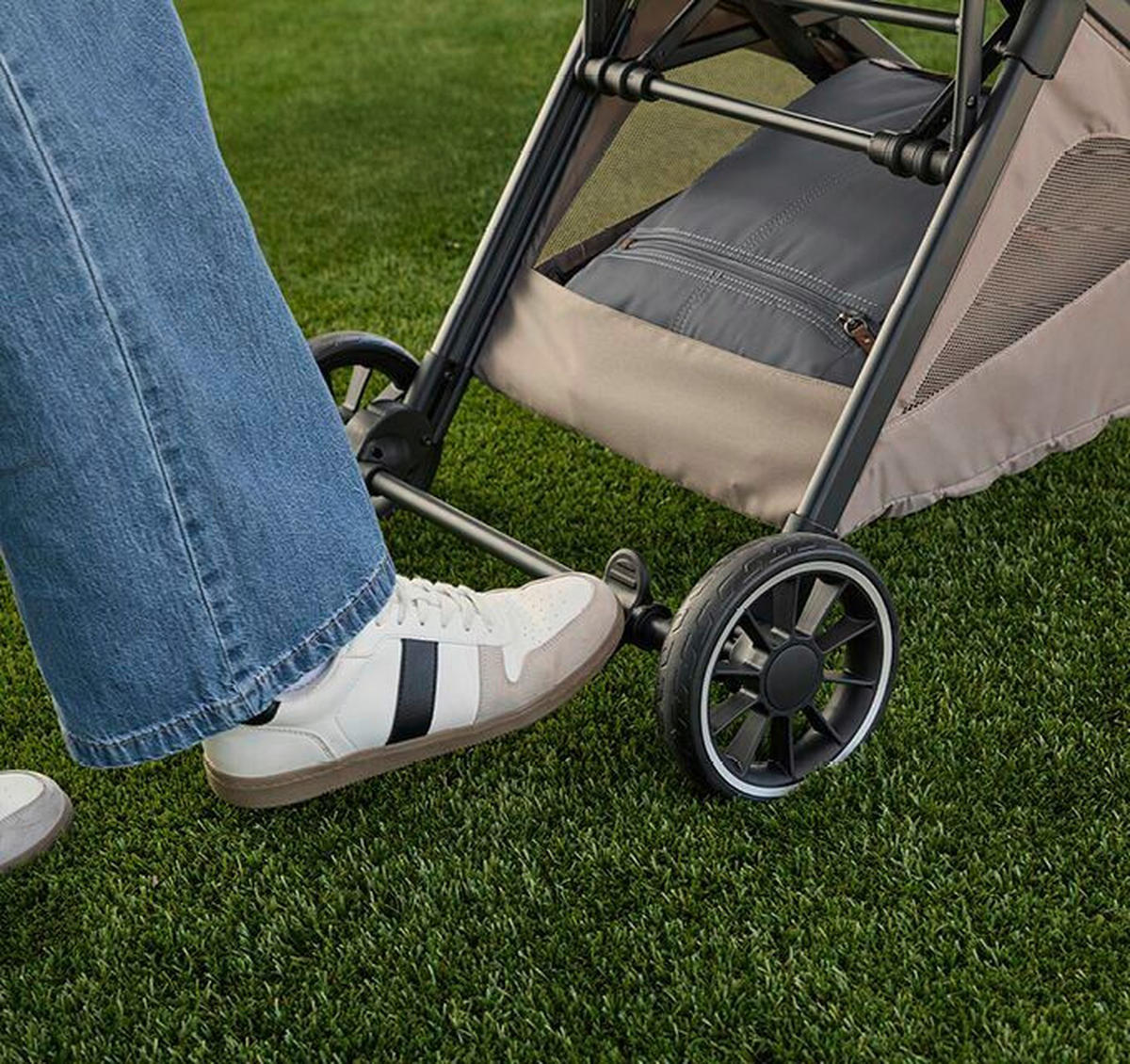 BUGGY TIRA  - Schwarz/Grau, Basics, Textil/Metall (53/114/100cm) - Britax Römer