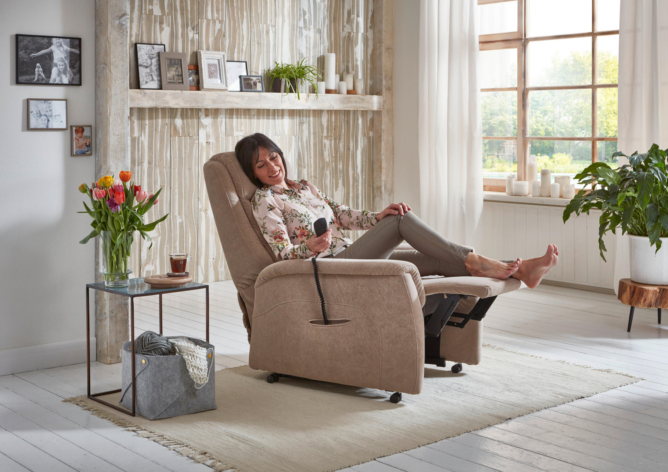 FERNSEHSESSEL Valdera  mit Relaxfunktion, Aufstehhilfe, Rücken echt Mikrofaser Beige  - Beige/Schwarz, KONVENTIONELL, Kunststoff/Textil (70/105/88cm) - Livetastic