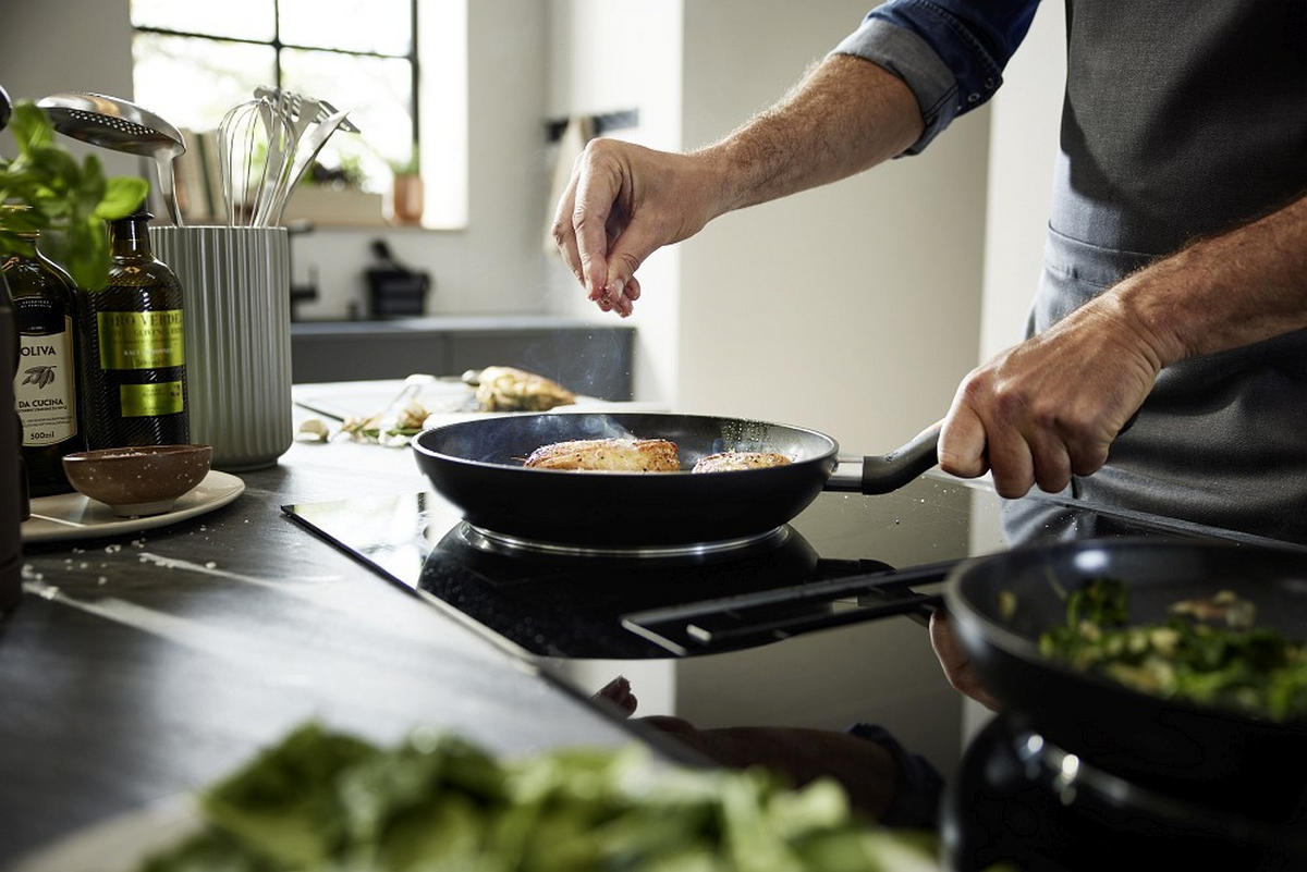 PFANNENSET Essential recyceltes Aluminium 2-teilig  - Schwarz, Basics, Metall (24/28cm) - Fissler