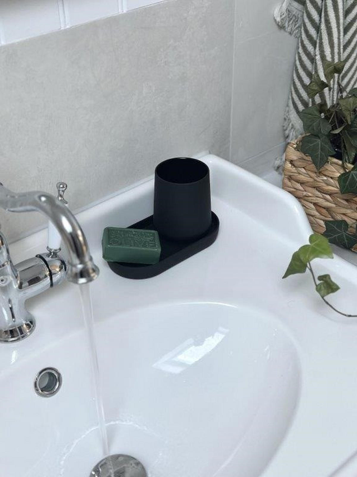 LONČEK ZA ZOBNE ŠČETKE - črna, Basics, umetna masa (4,5/10/4,5cm) - Smedbo