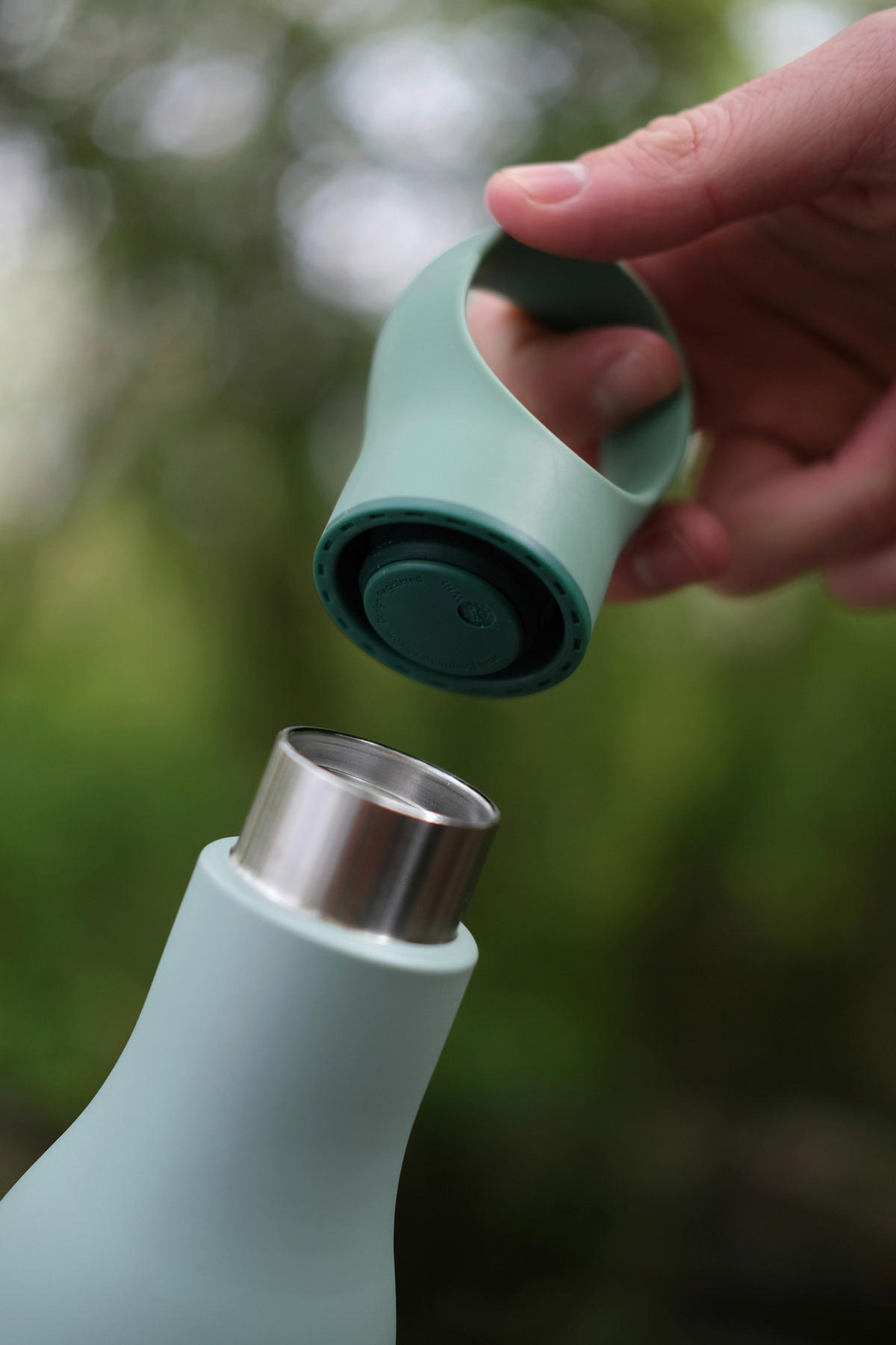 IZOLIRNA STEKLENICA    0,5 l       - zelena, Basics, kovina/umetna masa (7/29/7cm) - Joseph Joseph