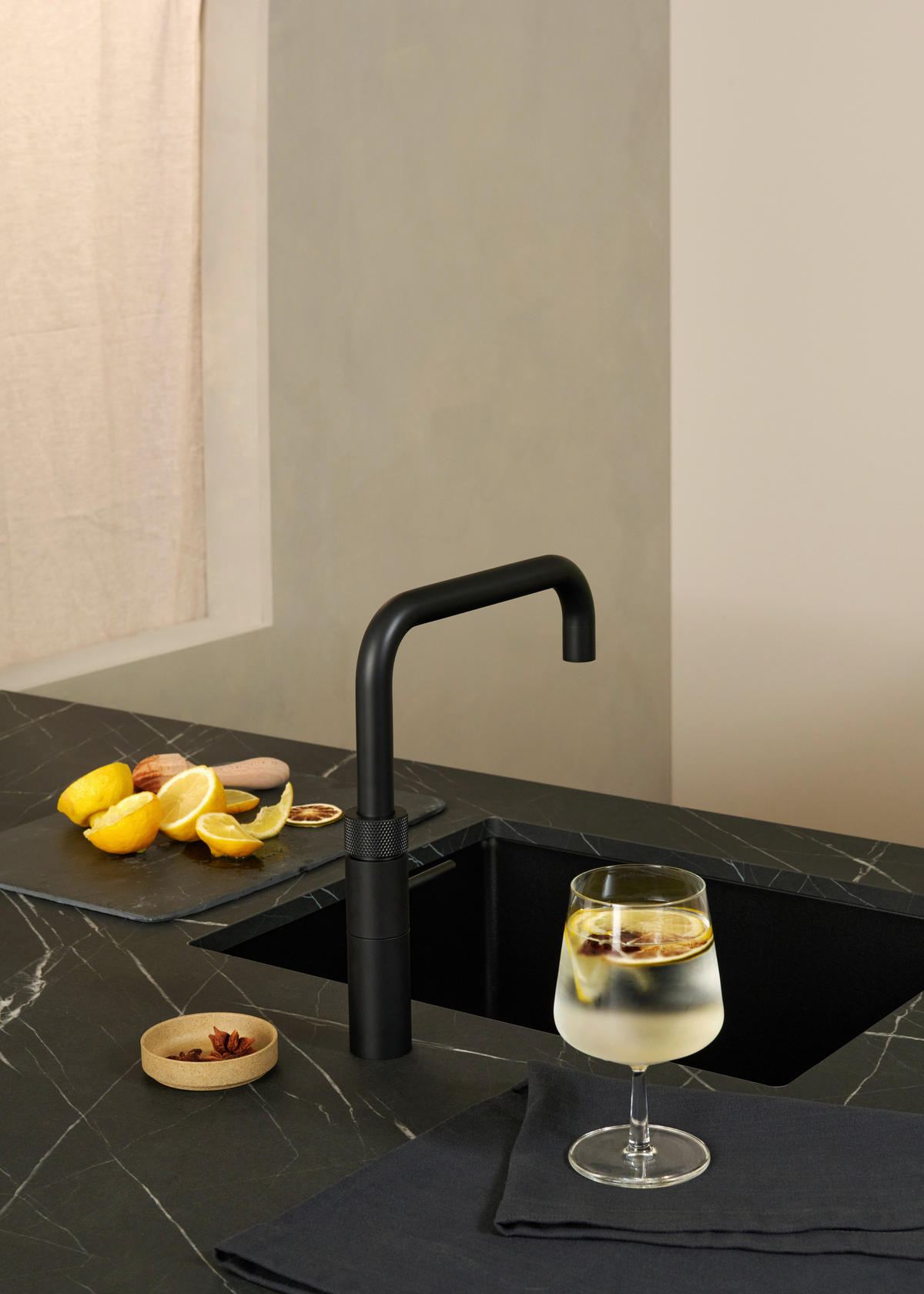 KÜCHENARMATUR Fusion Square  - Schwarz, Basics, Metall (4/29,1/25,1cm) - Quooker