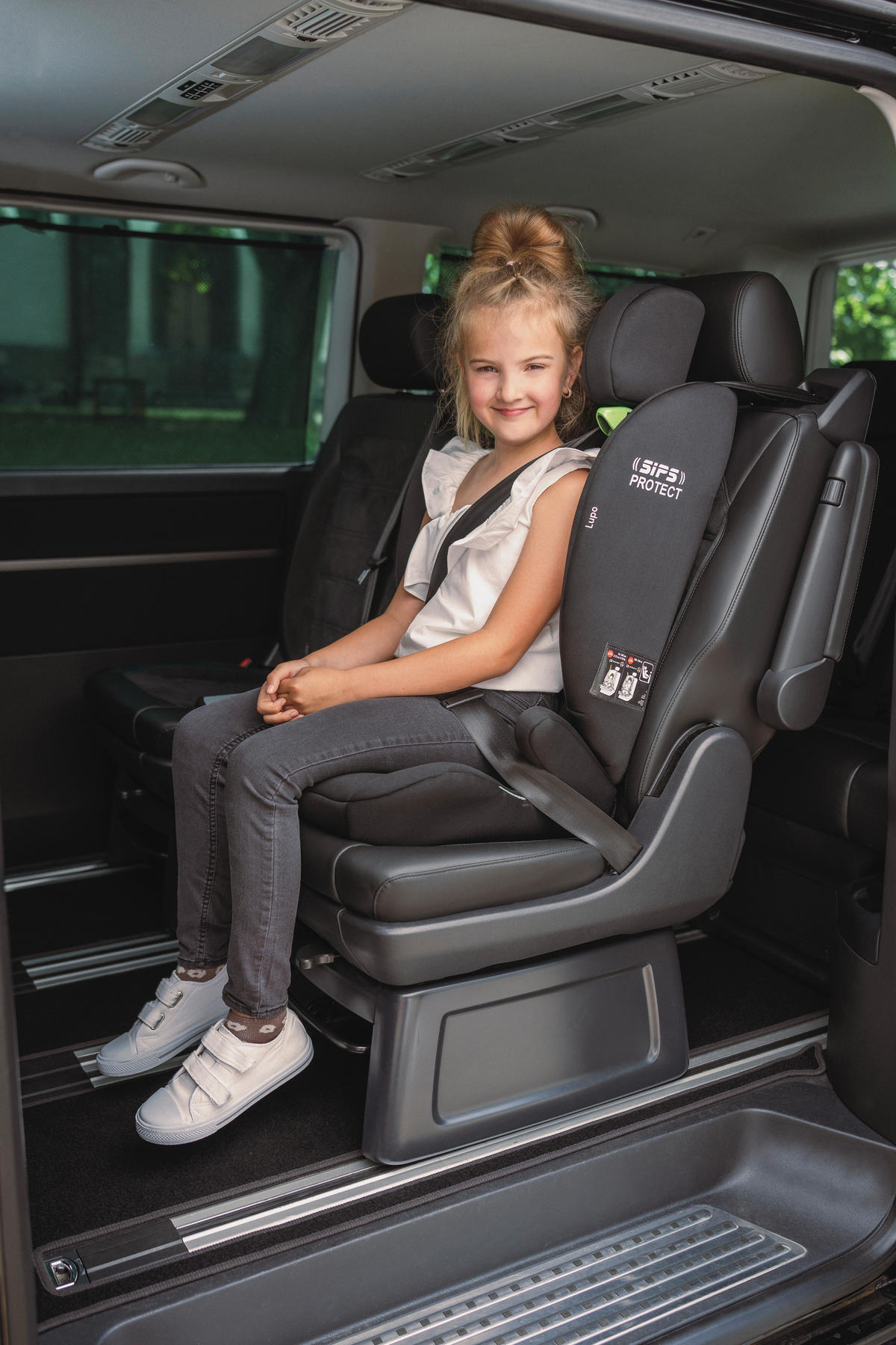 KINDERAUTOSITZ Lupo I-Size Black  - Schwarz, Basics, Kunststoff/Textil (44/62/48cm) - Osann