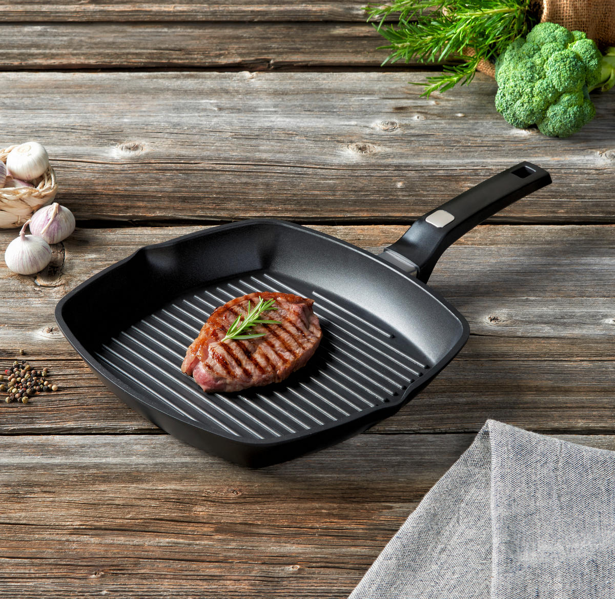 GRIL TAVA      28/28 cm    Perfect Cooking  - boje oplemenjenog čelika/crna, Basics, metal/plastika (28/28cm) - Homeware Profession.