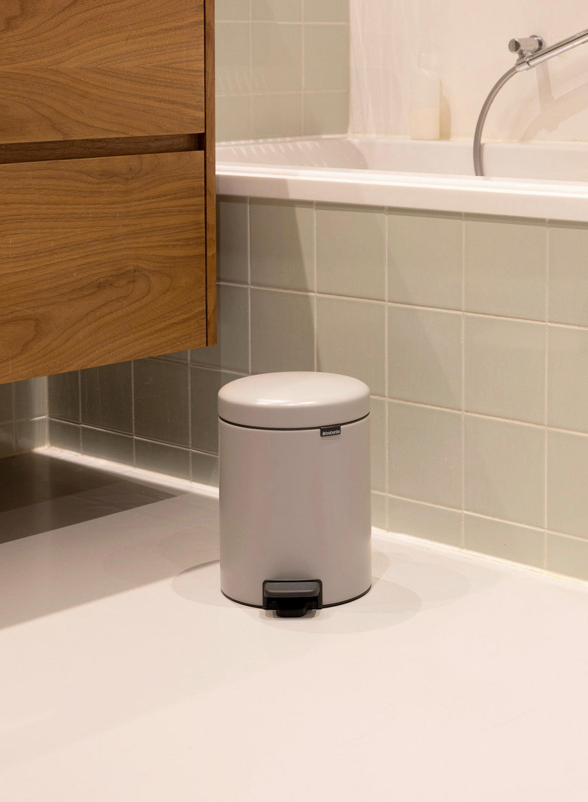 KANTA SA PAPUČICOM  5 l   - svetlosiva/antracit, Osnovno, metal/plastika (20.5/29.1/27.2cm) - Brabantia