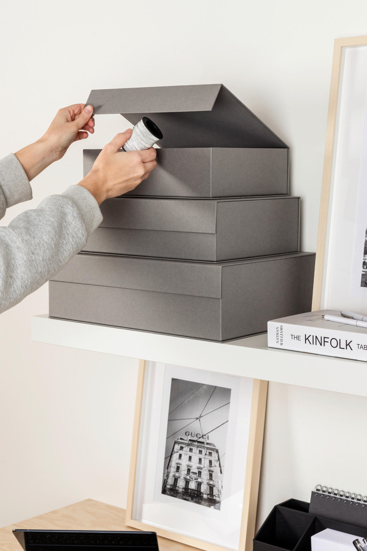 AUFBEWAHRUNGSBOX    29.5/42.5/13 cm  - Grau, Basics, Karton/Papier (29.5/42.5/13cm)