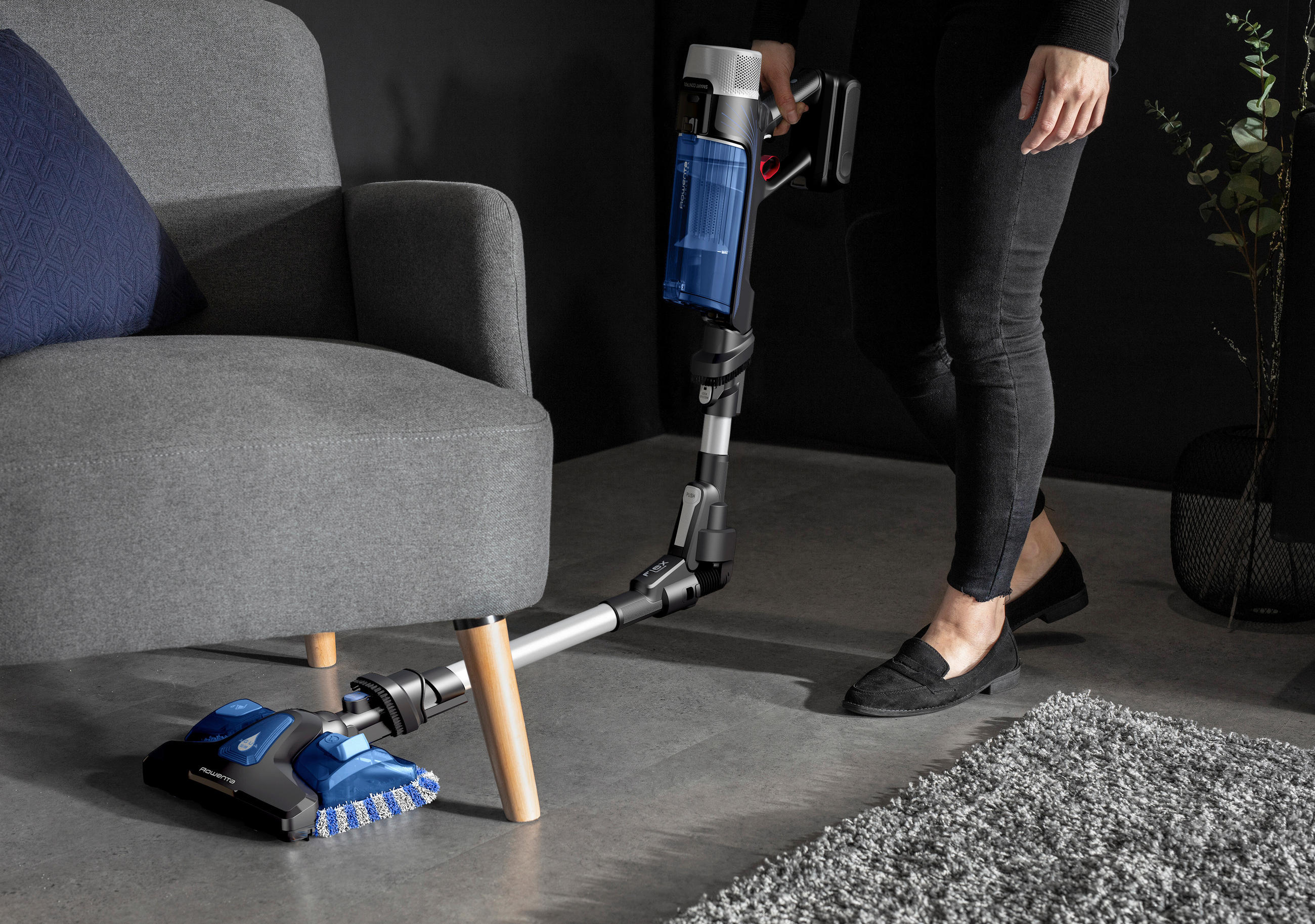 AKKUMULÁTOROS PADLÓPORSZÍVÓ - kék, Basics, műanyag (35,6/13/78cm) - Rowenta