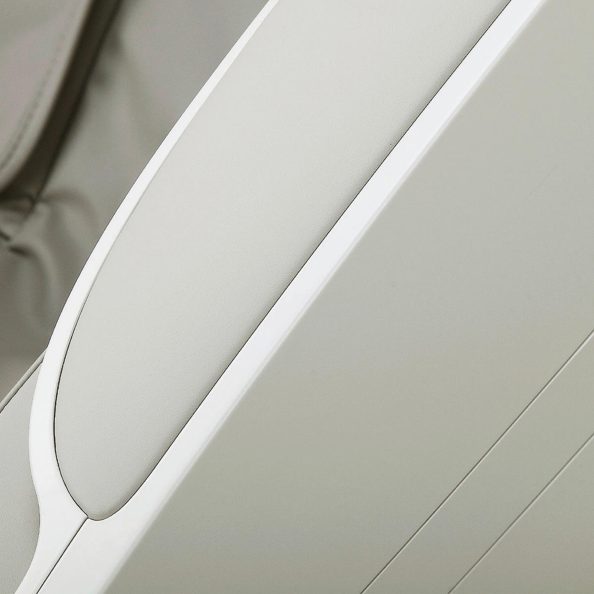 MASSAGESESSEL FC BAYERN MÜNCHEN  mit Lederlook Weiß, Beige integrierte Lautsprecher, Relaxfunktion, Liegefunktion, Sitzheizung, Netzbetrieb, Massagefunktion, Herz-Waage-Funktion, integrierter Akku, abwischbar, ausziehbare Fußstütze, Bluetooth-Lautsprecher, Rückenlehne in S-Form  - Beige/Weiß, KONVENTIONELL, Kunststoff/Textil (86/130/169-190cm) - Welnova