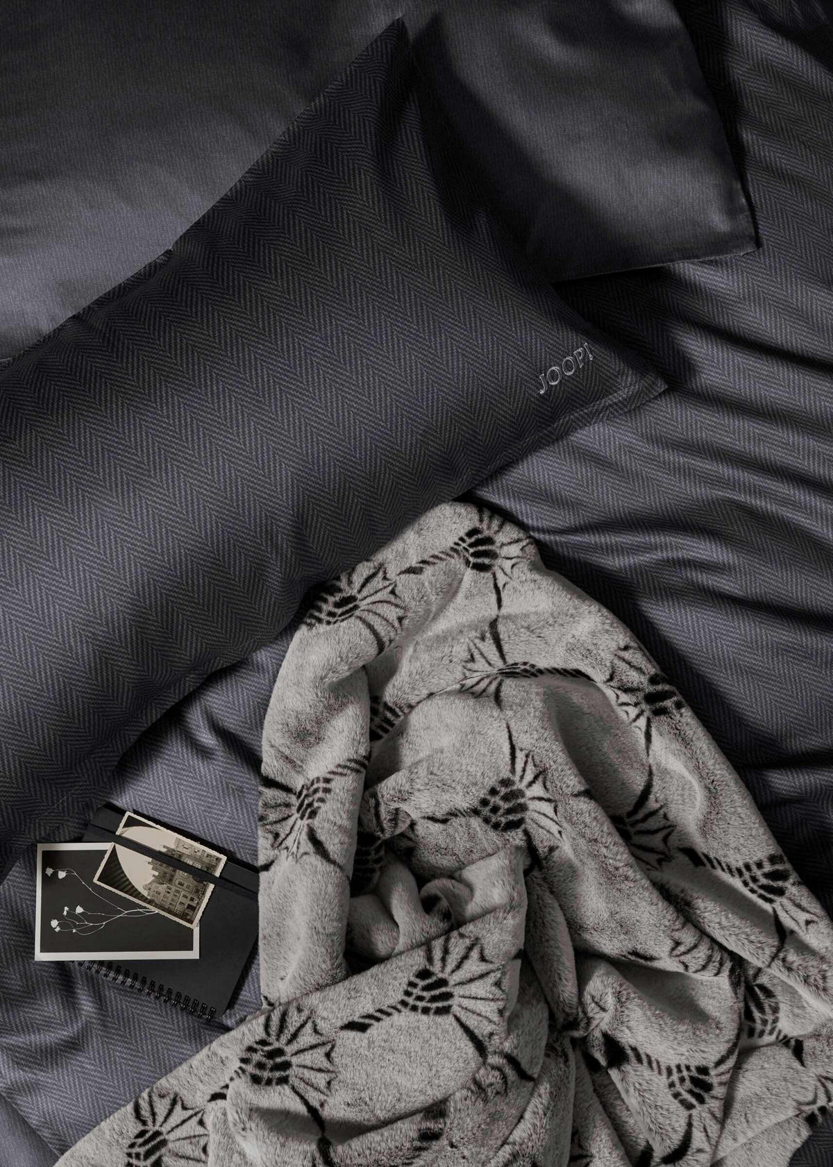 PLAID CALM CORNFLOWER 130/170 cm  - Schwarz/Weiß, Basics, Textil (130/170cm) - Joop!