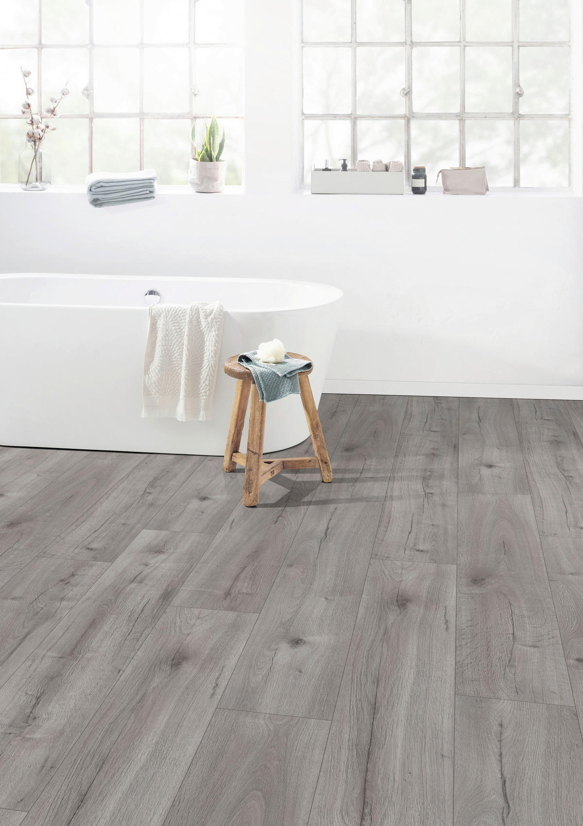 LAMINATBODEN Loja Eiche Nature Sense Aqua  per  m² - Eichefarben/Grau, KONVENTIONELL, Holzwerkstoff (129.2/24.6/0.8cm) - Egger Holzwerkstoffe
