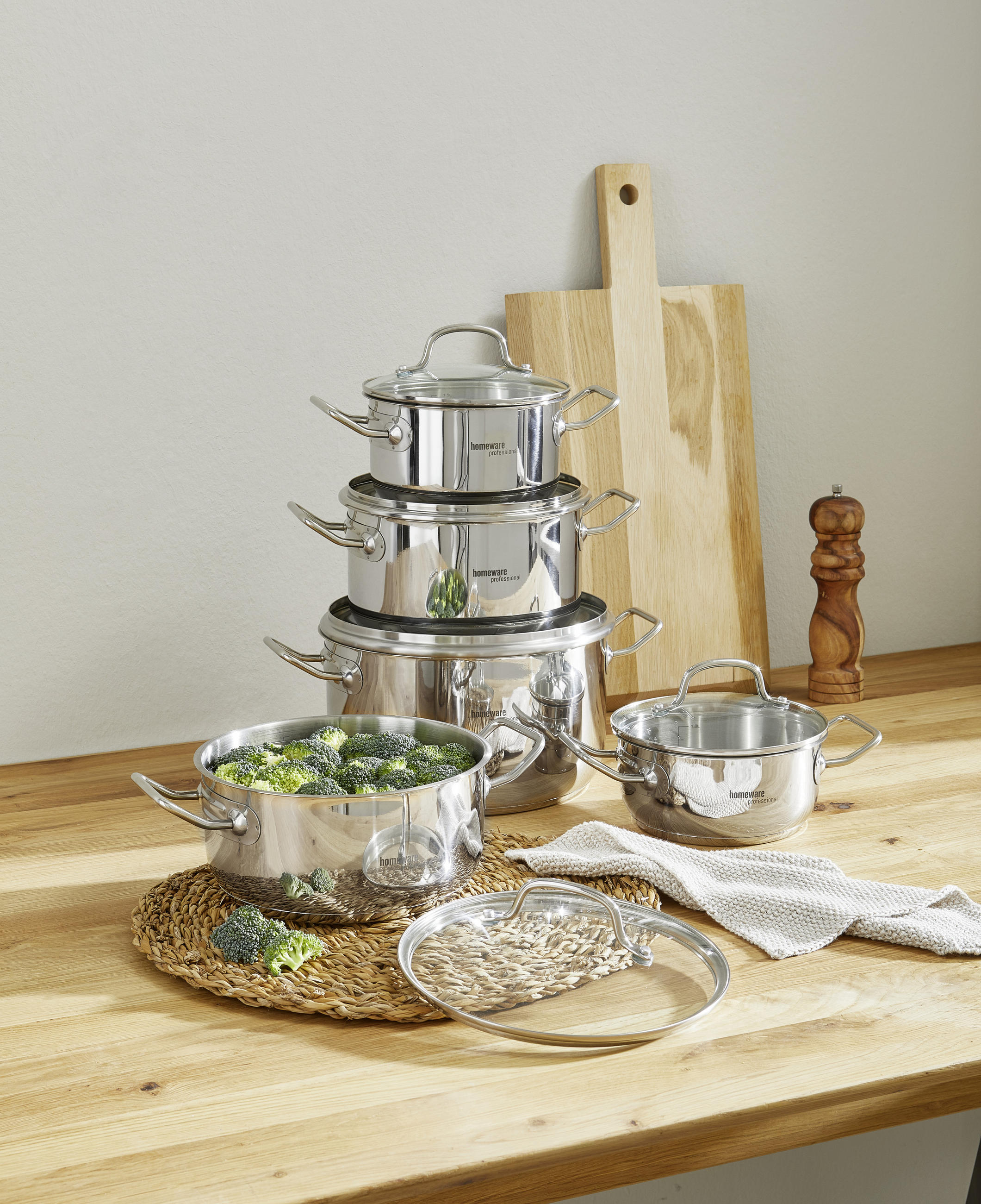 Thumbnail - Homeware Profession. Kochtopfset, Edelstahl, Metall, 5-teilig, 16 cm,20 cm, 1.9 L,3.5 L,6.0 L,1.5 L,2.9 L, zylindrisch, ...