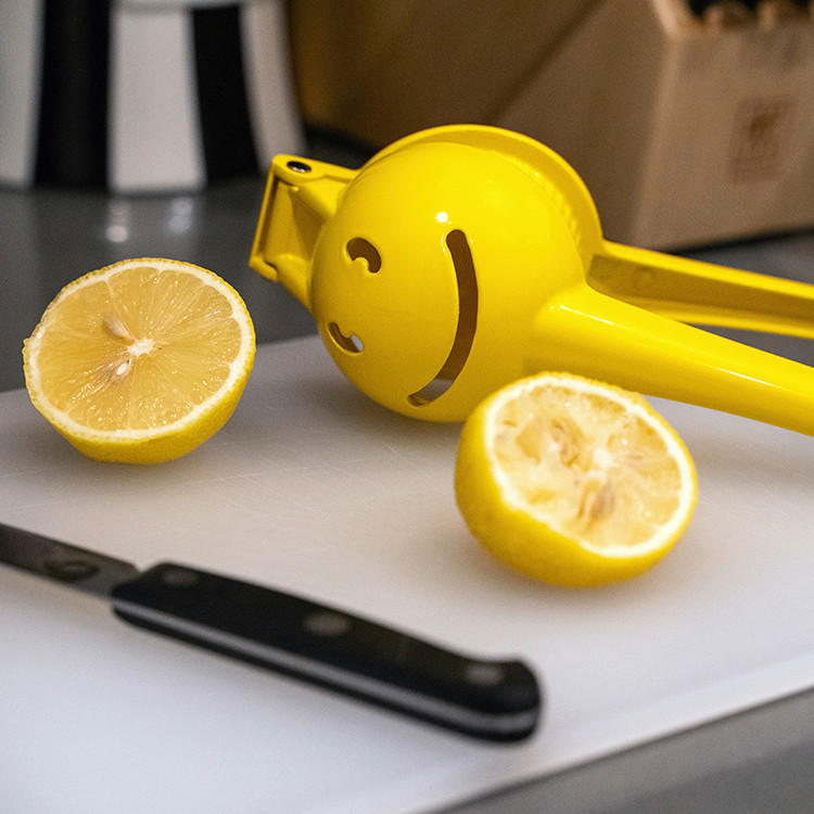 CEDILJKA ZA CITRUSE - žuta, Konvencionalno, metal (9.5/28/4.8cm) - Kikkerland