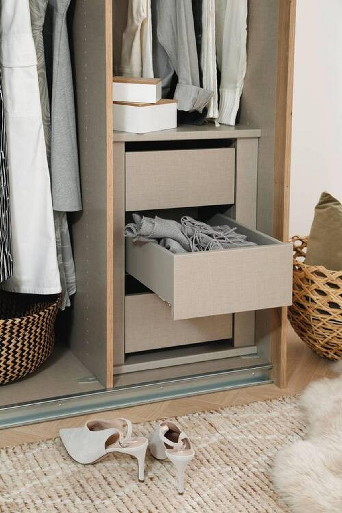 GARDEROB MED SKJUTDÖRRAR 271/223/68 cm 2-dörrar - grå/ekfärgad, Design, metall/trämaterial (271/223/68cm) - Rauch Möbel