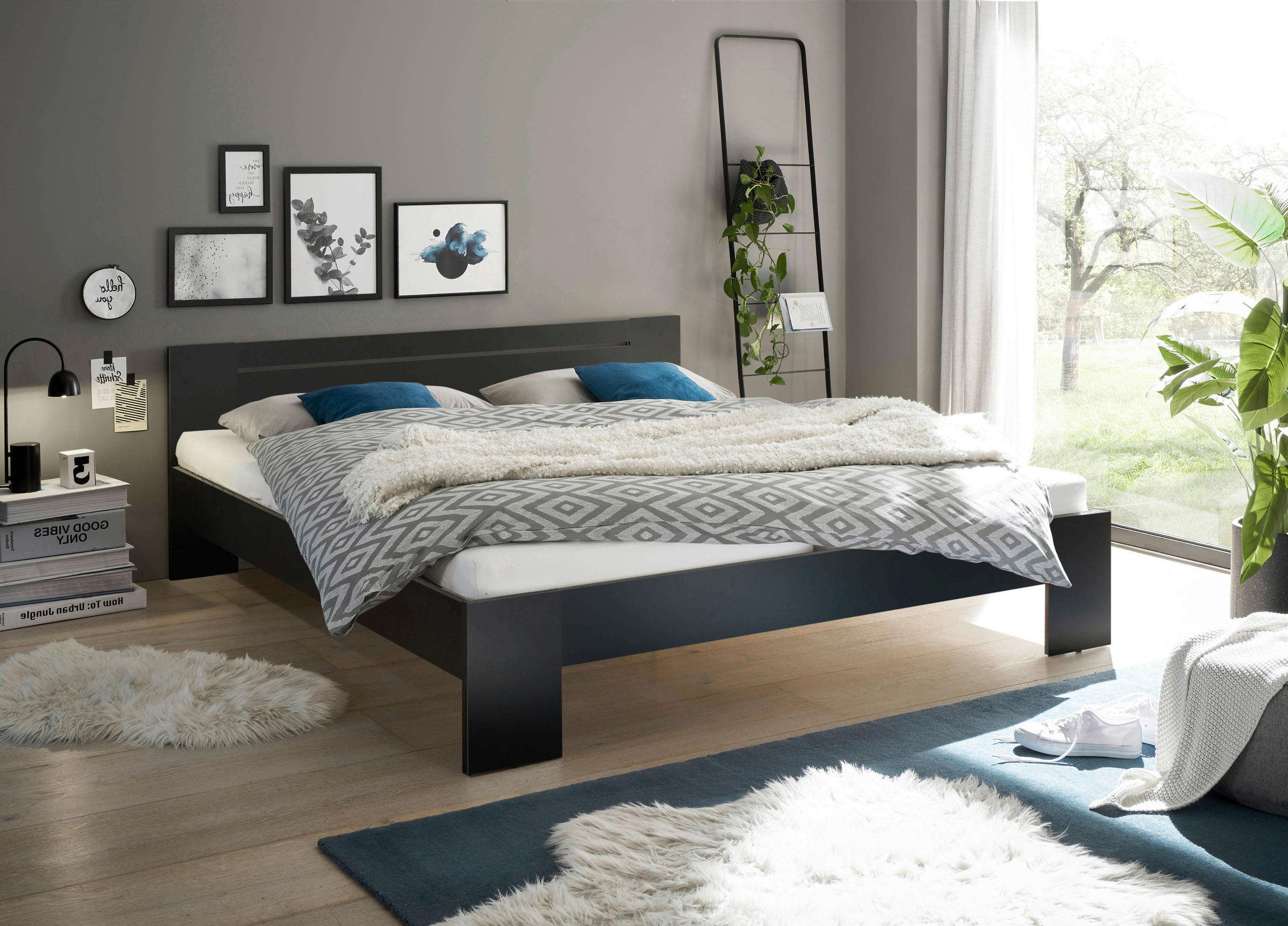 BETT 180/200 cm  in Schwarz  - Schwarz, KONVENTIONELL, Holzwerkstoff (180/200cm) - Carryhome