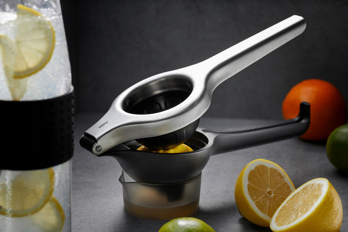 ZITRONENPRESSE LEMON PRO  - Edelstahlfarben/Schwarz, Basics, Kunststoff/Metall (27/9,7/8,7cm) - Gefu