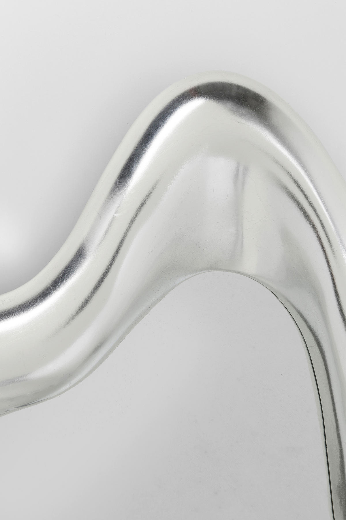 WANDSPIEGEL 68/115,5/8,5 cm    in wellenförmig  - Silberfarben, Design, Glas/Holzwerkstoff (68/115,5/8,5cm)