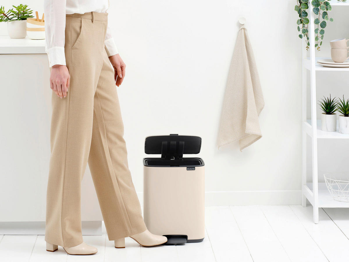 KOŠ S NOŽNOM PAPUČICOM  12 l  Bo  - bež/antracit, Design, metal/plastika (29/36,5/25,5cm) - Brabantia