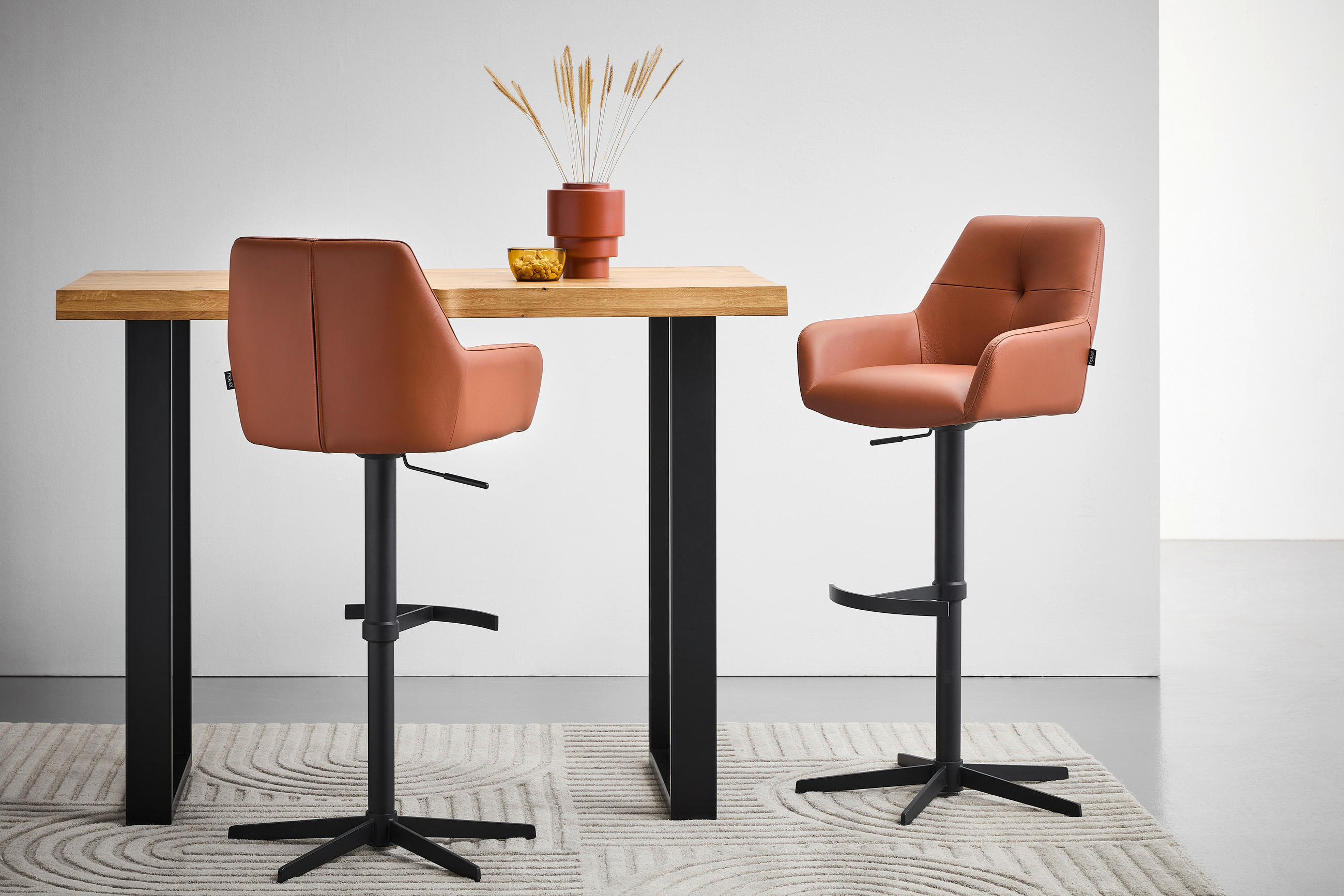 BARHOCKER Echtleder Cognac Eisen Sitzfläche 360° drehbar, inklusive Armlehnen  - Cognac/Schwarz, Design, Leder/Metall (55/90-116/53cm) - Novel