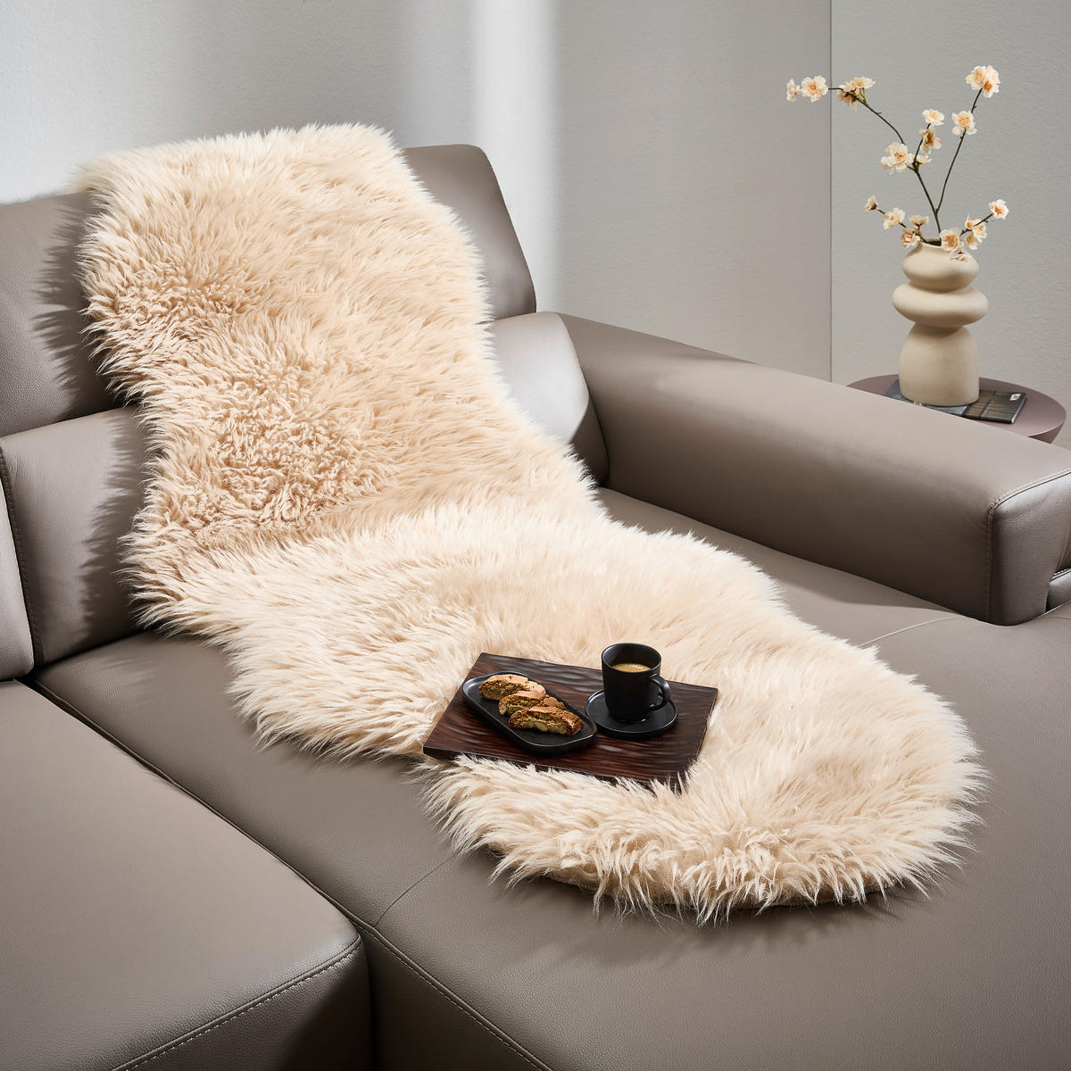 KUNSTFELL Sarah Double Beige Tierform  - Beige, Basics, Kunststoff/Textil (60cm) - Novel