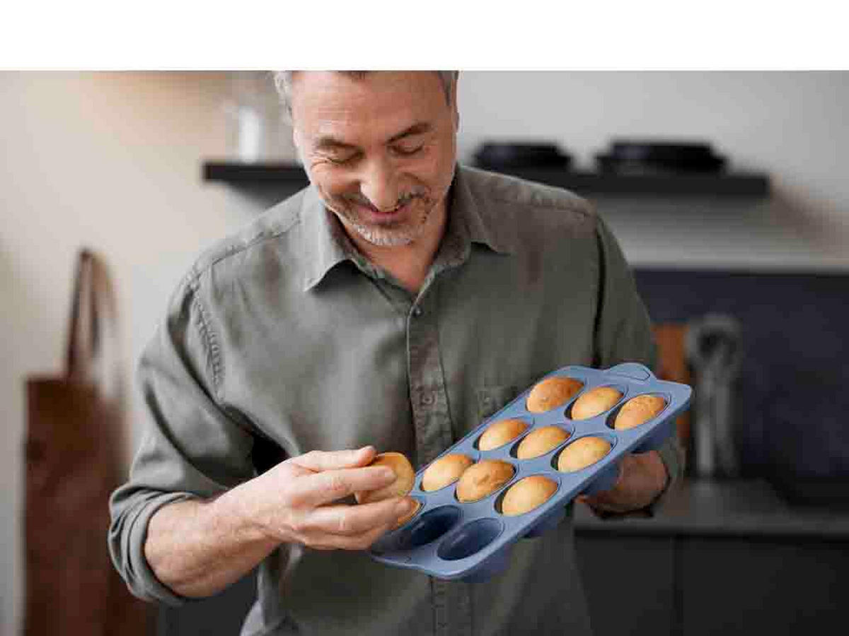 MUFFINSPLÅT - pastellblå, Basics, metall/plast (24/0,43/33cm) - Tareq Taylor