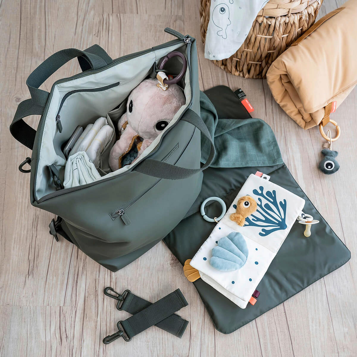 WICKELTASCHE  - Dunkelgrün, Basics, Kunststoff/Textil (40,0/15/45cm)