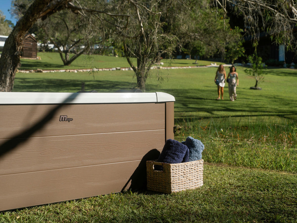 WHIRLPOOL MSPA OSLO AMBER 160/160/65 cm  - Braun, KONVENTIONELL, Kunststoff (160/160/65cm)