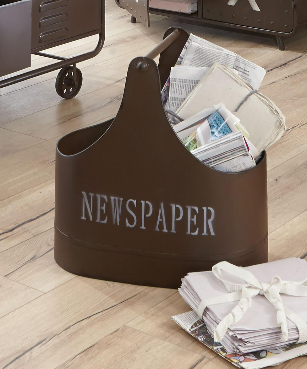 ZEITUNGSSTÄNDER  - Braun, Design, Metall (44/44/27cm)