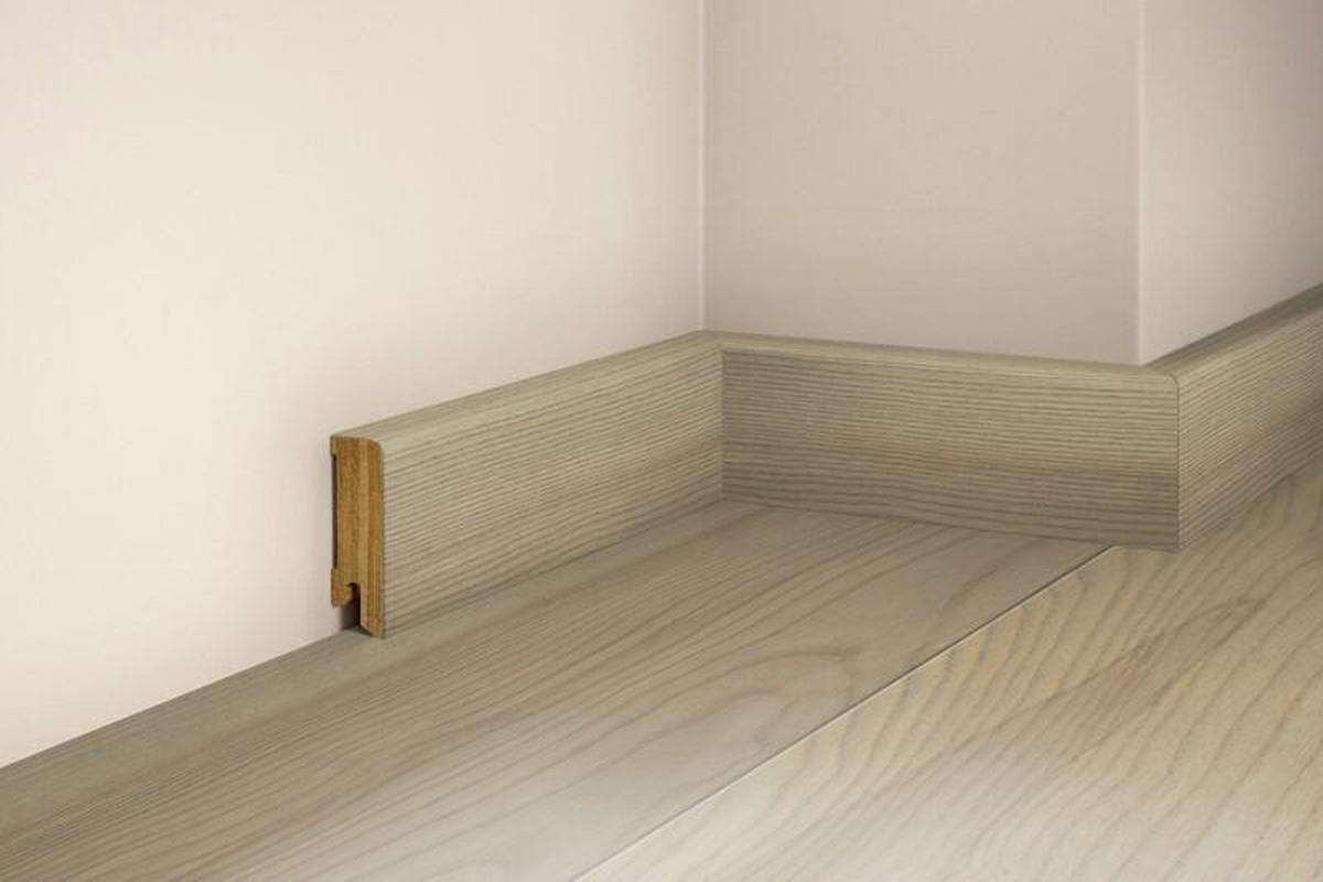 SOCKELLEISTE, Esche Platingrau  - Basics, Holz (240/5/1,6cm) - Tilo