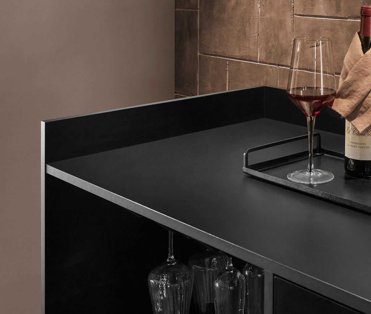 SIDEBOARD Mosel Weinschrank 125/120/58 cm  - Schwarz, KONVENTIONELL, Holzwerkstoff/Metall (125/120/58cm) - Carryhome